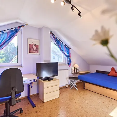 56 1, Lindenweg 3 A 公寓