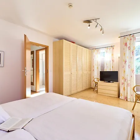 56 1, Lindenweg 3 A 公寓 *