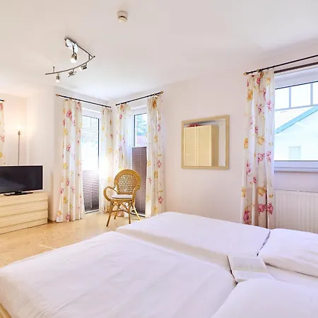 56 1, Lindenweg 3 A 公寓